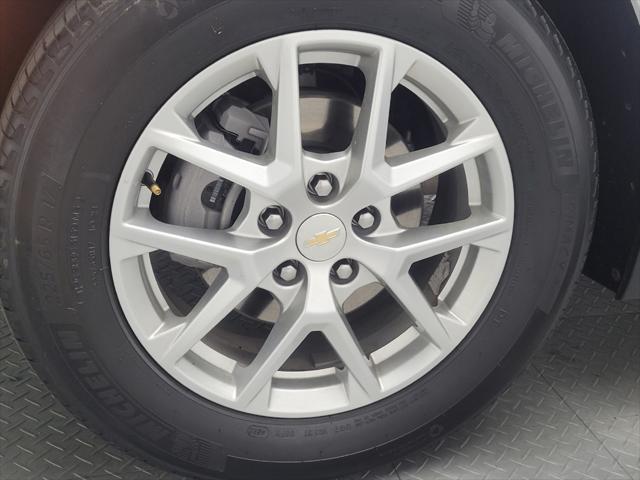 Photo of 2023 Summit White Chevrolet Equinox