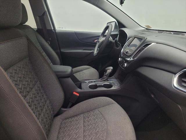 Photo of 2023 Summit White Chevrolet Equinox
