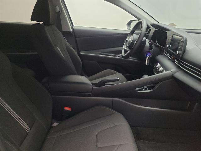 Photo of 2023 Gray Hyundai ELANTRA