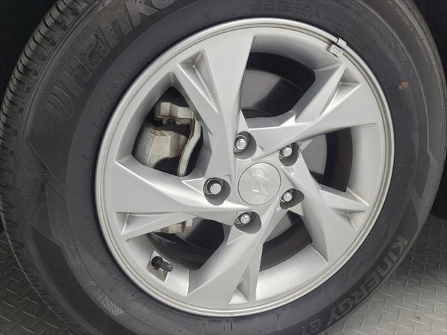 Photo of 2023 Gray Hyundai ELANTRA