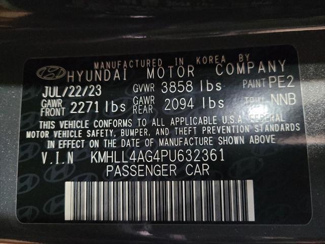 Photo of 2023 Gray Hyundai ELANTRA