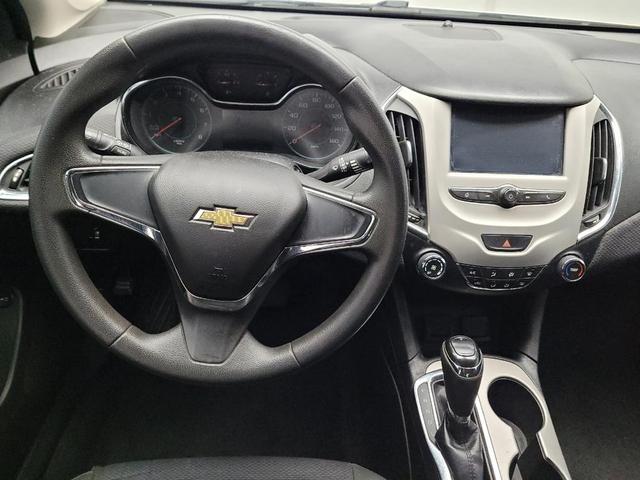 Photo of 2018 Summit White Chevrolet Cruze