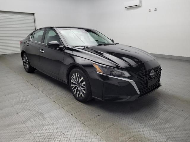 Photo of 2023 Super Black Nissan Altima