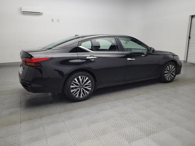 Photo of 2023 Super Black Nissan Altima