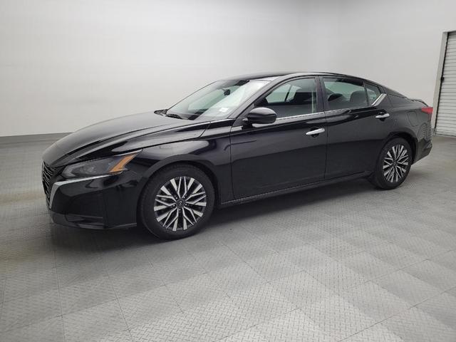 Photo of 2023 Super Black Nissan Altima