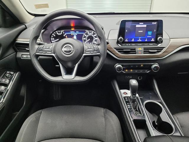 Photo of 2023 Super Black Nissan Altima