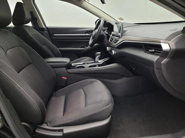 Photo of 2023 Super Black Nissan Altima