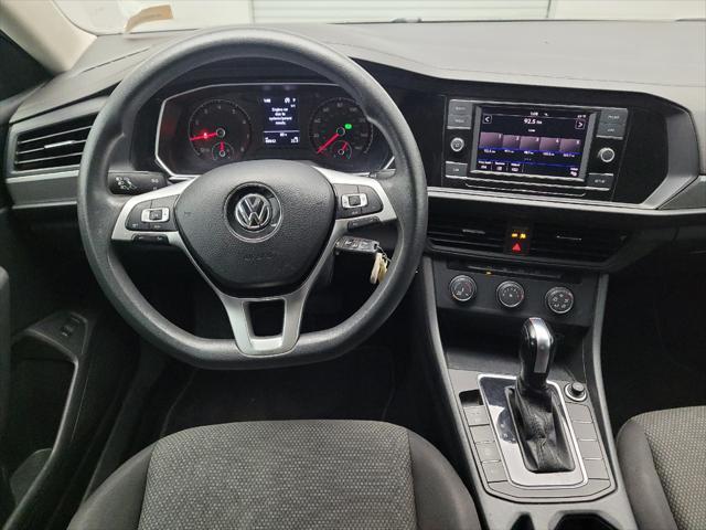 Photo of 2019 White Volkswagen Jetta