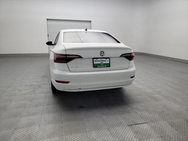 Photo of 2019 White Volkswagen Jetta