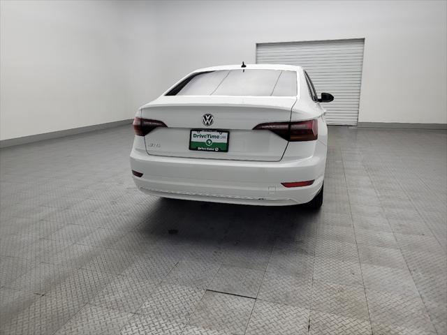 Photo of 2019 White Volkswagen Jetta