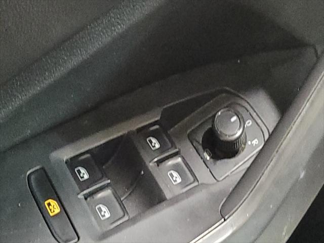 Photo of 2019 White Volkswagen Jetta