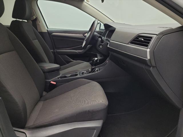 Photo of 2019 White Volkswagen Jetta