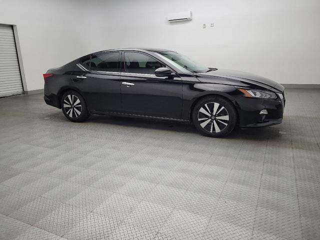 Photo of 2019 Super Black Nissan Altima