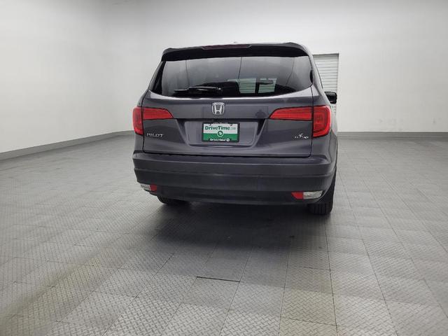 Photo of 2017 Modern Steel Metallic Honda Pilot