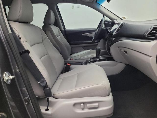 Photo of 2017 Modern Steel Metallic Honda Pilot