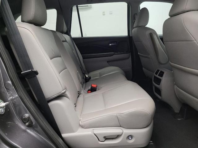 Photo of 2017 Modern Steel Metallic Honda Pilot