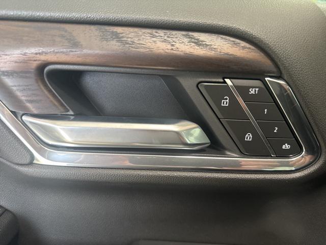 Photo of 2025 Onyx Black GMC Sierra 1500