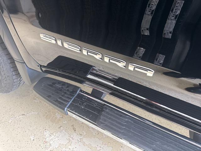Photo of 2025 Onyx Black GMC Sierra 1500