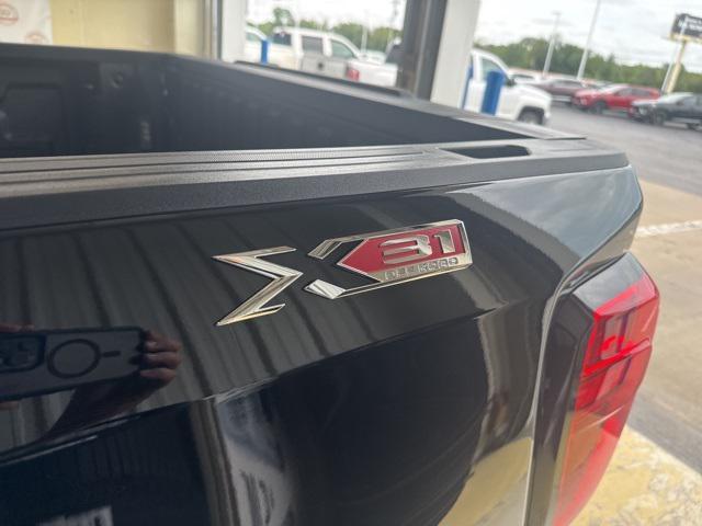 Photo of 2025 Onyx Black GMC Sierra 1500