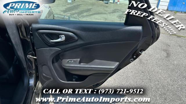 Photo of 2016 Black Clearcoat Chrysler 200