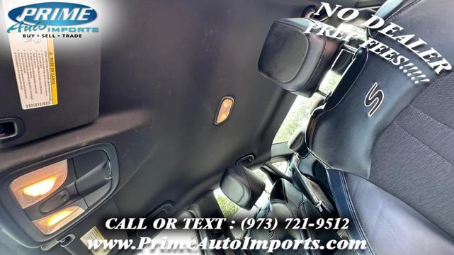 Photo of 2016 Black Clearcoat Chrysler 200