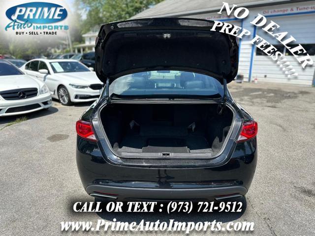 Photo of 2016 Black Clearcoat Chrysler 200