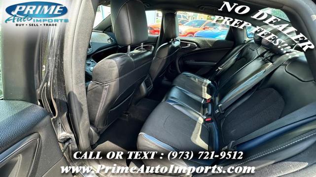 Photo of 2016 Black Clearcoat Chrysler 200