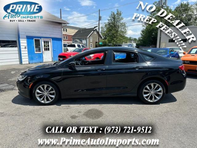 Photo of 2016 Black Clearcoat Chrysler 200