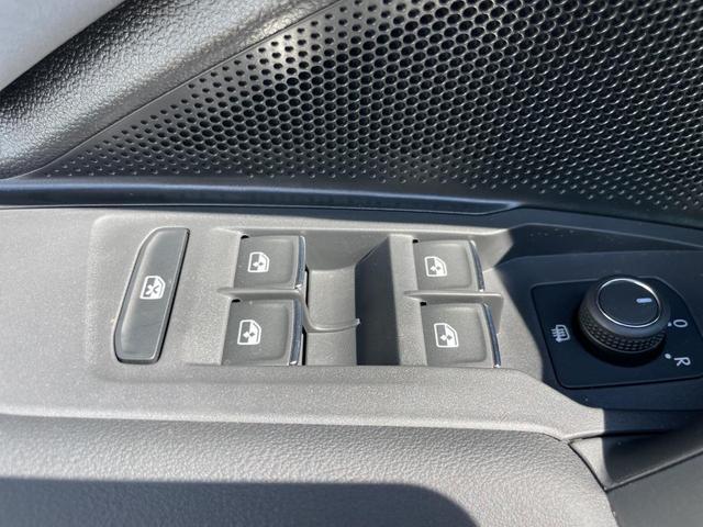 Photo of 2025 Platinum Gray Metallic Volkswagen Tiguan