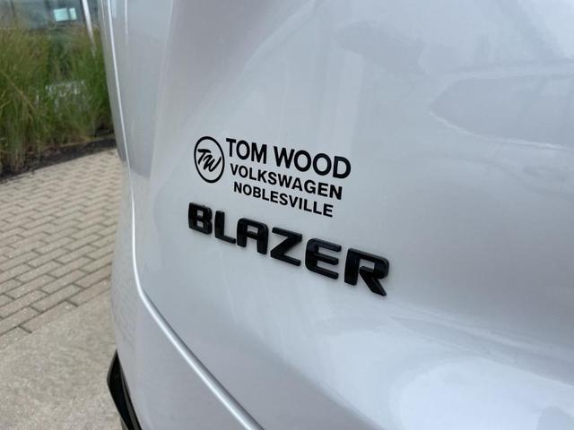 Photo of 2022 Iridescent Pearl Tricoat Chevrolet Blazer