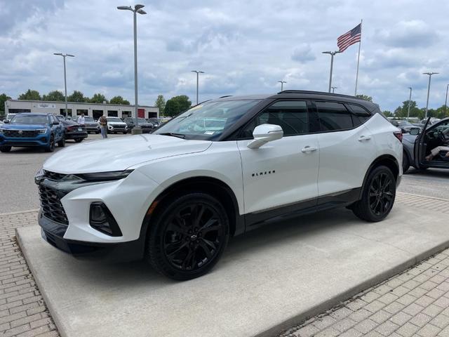 Photo of 2022 Iridescent Pearl Tricoat Chevrolet Blazer