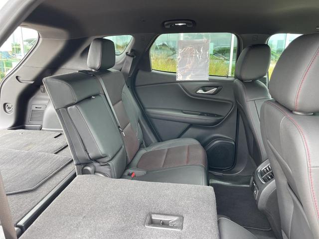 Photo of 2022 Iridescent Pearl Tricoat Chevrolet Blazer