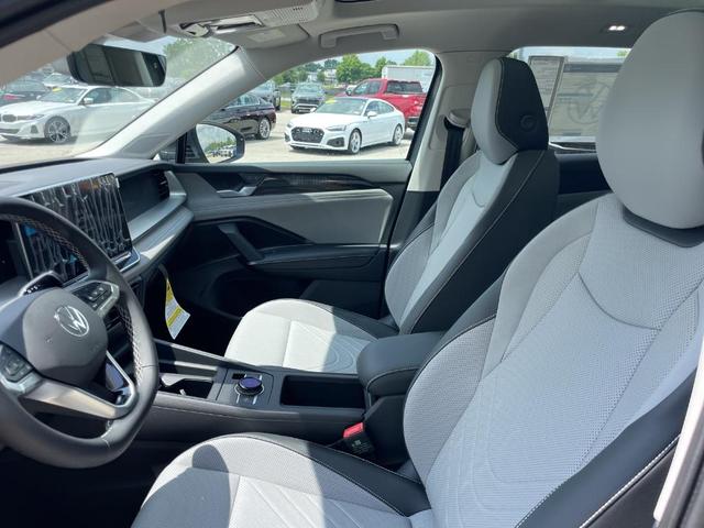 Photo of 2025 Platinum Gray Metallic Volkswagen Tiguan