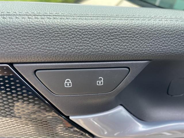 Photo of 2025 Platinum Gray Metallic Volkswagen Tiguan