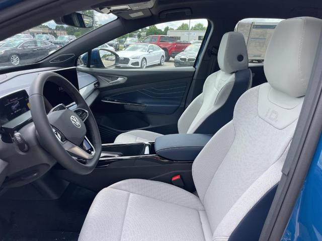 Photo of 2025 Mountain Lake Blue W/Black Roof Volkswagen ID.4