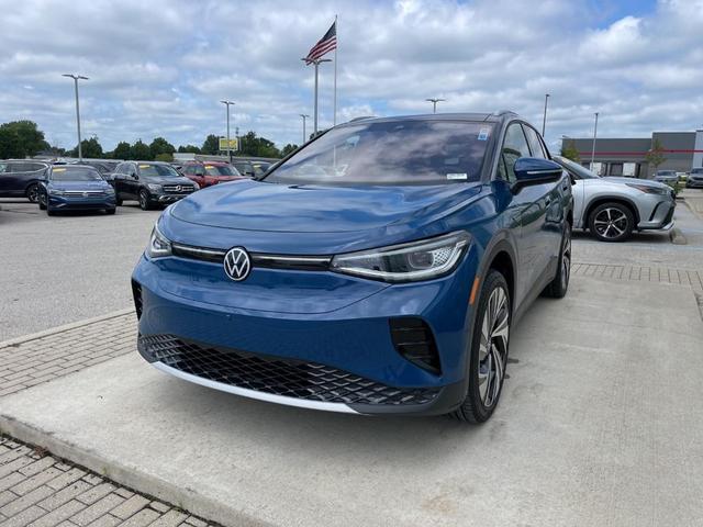 Photo of 2025 Mountain Lake Blue W/Black Roof Volkswagen ID.4