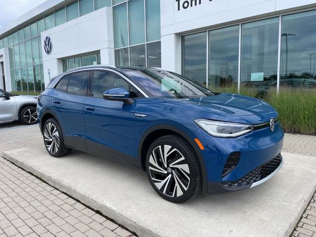 Photo of 2025 Mountain Lake Blue W/Black Roof Volkswagen ID.4