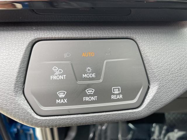 Photo of 2025 Mountain Lake Blue W/Black Roof Volkswagen ID.4