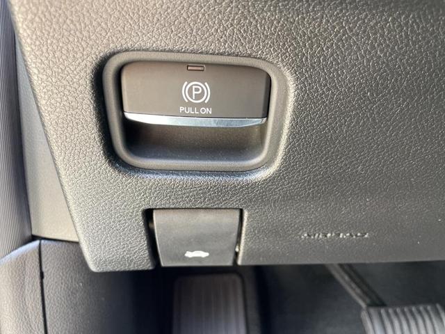 Photo of 2024 Bright White Clearcoat Jeep Grand Cherokee
