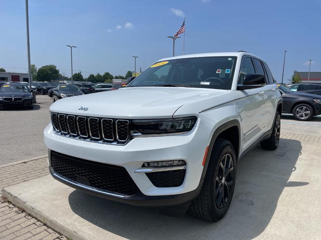 Photo of 2024 Bright White Clearcoat Jeep Grand Cherokee
