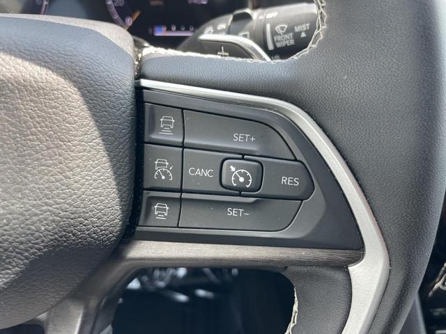 Photo of 2024 Bright White Clearcoat Jeep Grand Cherokee