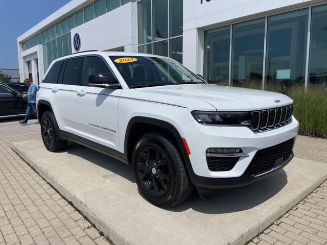 Photo of 2024 Bright White Clearcoat Jeep Grand Cherokee