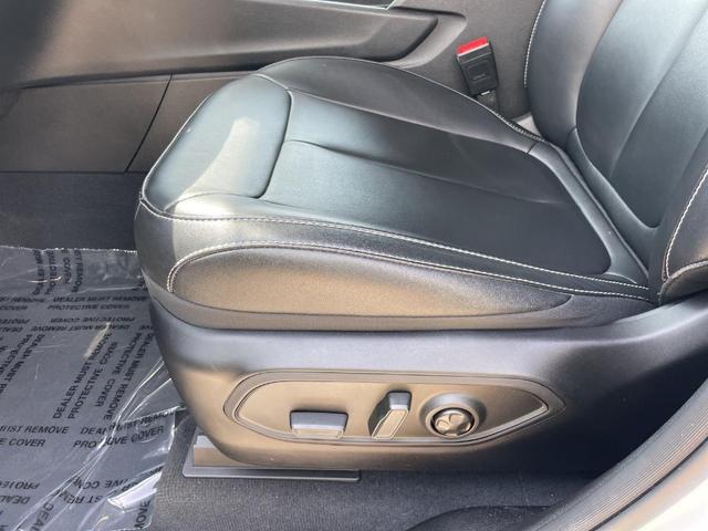 Photo of 2024 Bright White Clearcoat Jeep Grand Cherokee