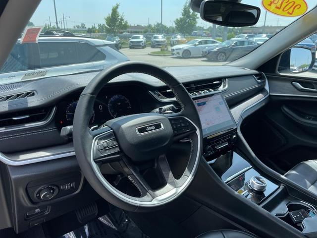Photo of 2024 Bright White Clearcoat Jeep Grand Cherokee