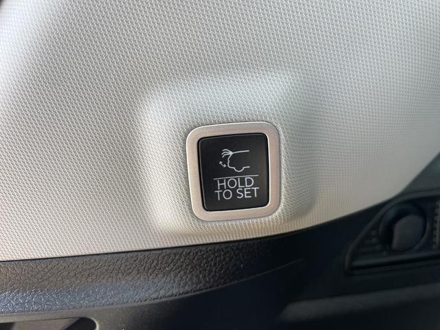 Photo of 2024 Bright White Clearcoat Jeep Grand Cherokee