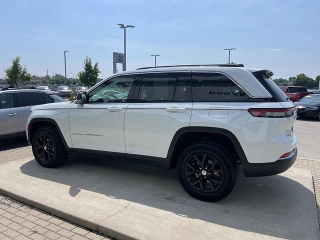 Photo of 2024 Bright White Clearcoat Jeep Grand Cherokee