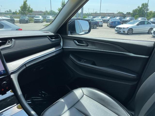 Photo of 2024 Bright White Clearcoat Jeep Grand Cherokee
