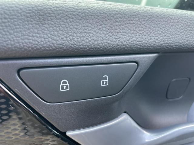 Photo of 2025 Deep Black Pearl Effect Volkswagen Tiguan