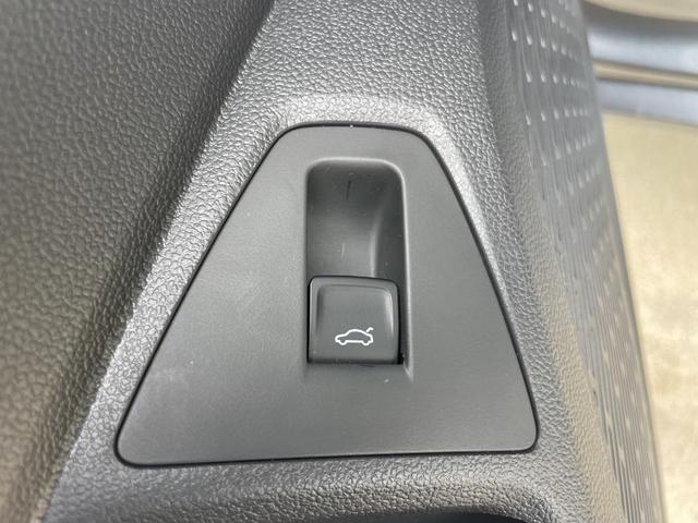 Photo of 2025 Platinum Gray Metallic Volkswagen Jetta