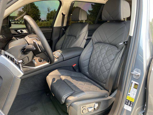 Photo of 2024 Skyscraper Grey Metallic BMW X7
